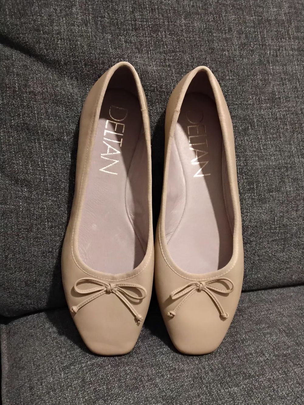 Deltan Quinn Leather Ballet Flats - Nude Cream Square Toe (Size 11M)